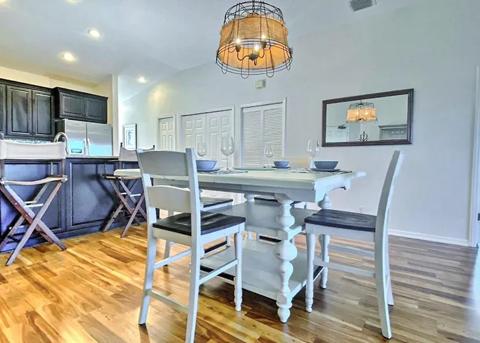 Mariner's Pointe 503 Apartment