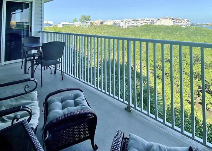 Mariner's Pointe 503 Apartment
