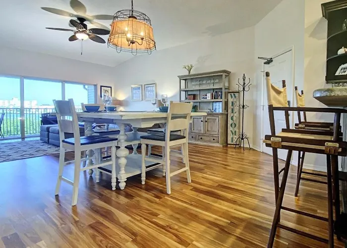 Mariner's Pointe 503 Apartment