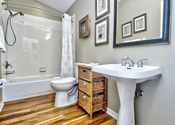 Mariner's Pointe 503 Apartment *